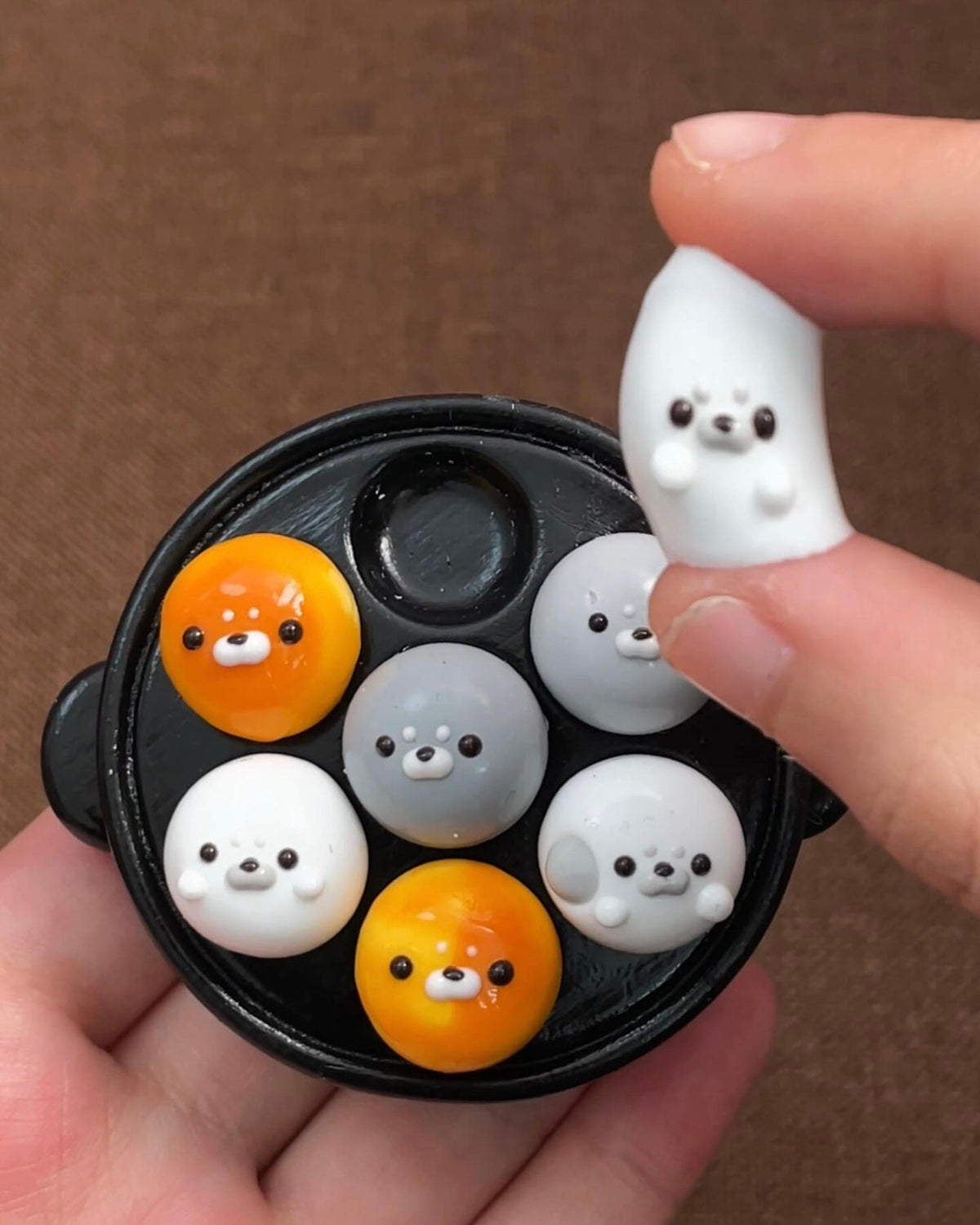Handdraw Seal Ball Squishy Stress Relief Decompression Toy