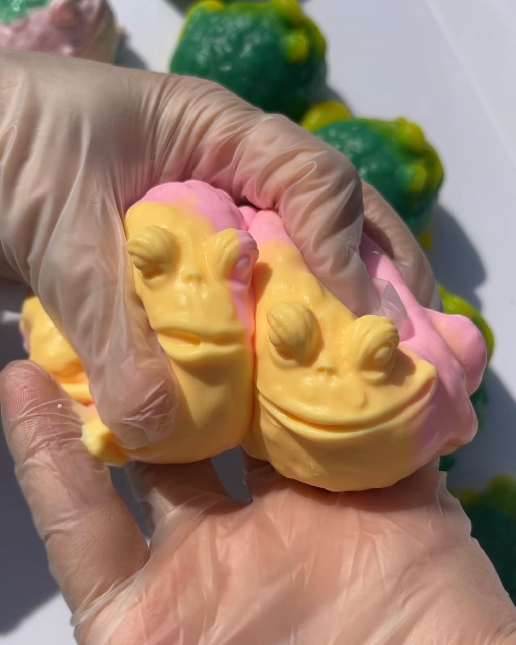 2pcs Toads Squishy Stress Relief Decompression Toy
