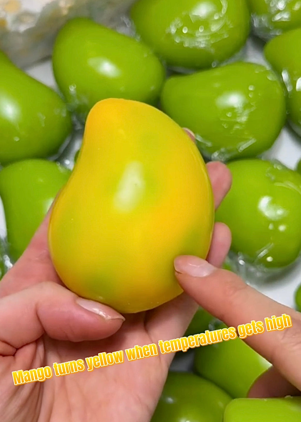 Color Changing Mango Stress Ball Squishy Stress Relief Decompression Toy